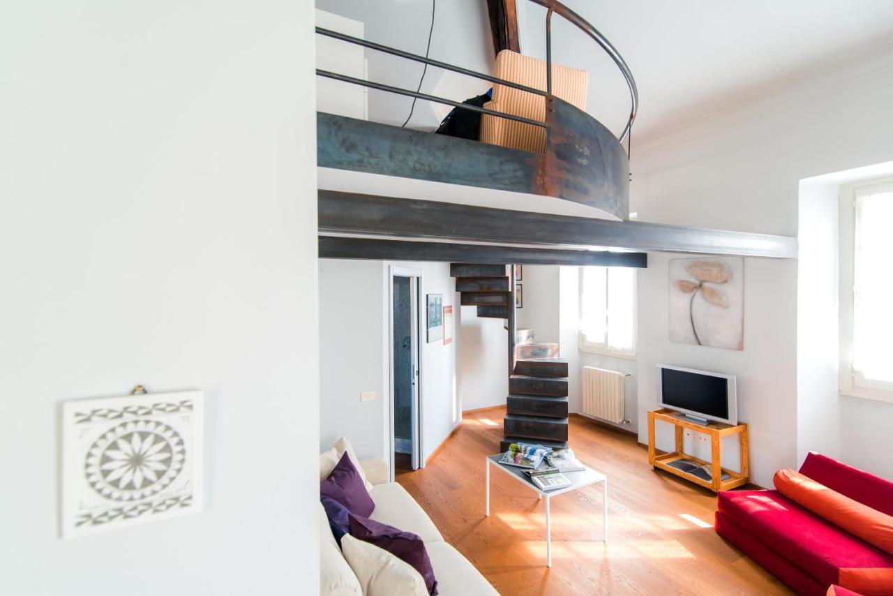 Appartement Antica Via Volta - The House Of Travelers à Côme Extérieur photo
